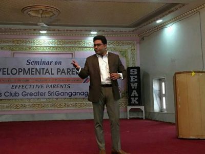 Conducted-session-for-500-parents-on-Developmental-Parenting-in-Ganganagar-960x640